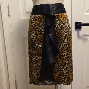 Worthington  Leopard Skirt with Black Detail  Size 10 Work Or Play Versatility
